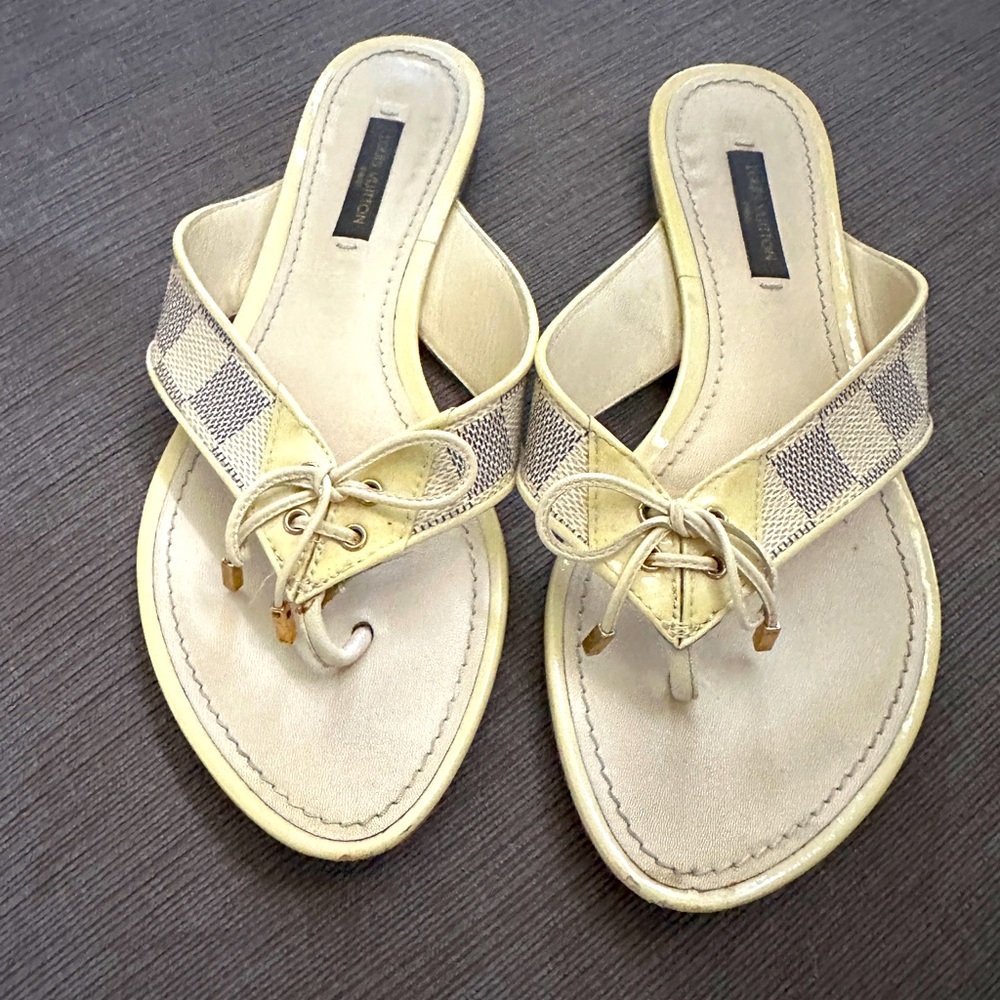 Louis Vuitton Vintage Women's Grey and Cream Sandals- RARE